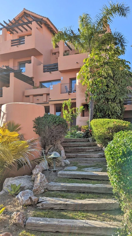 8-e64a9055bba3e77ac8aca3b893cdf826