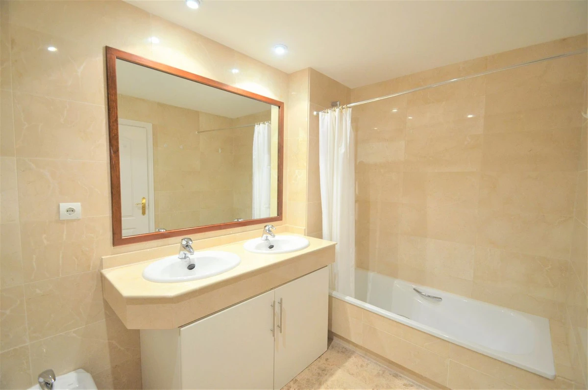 8-e64a9055bba3e77ac8aca3b893cdf826