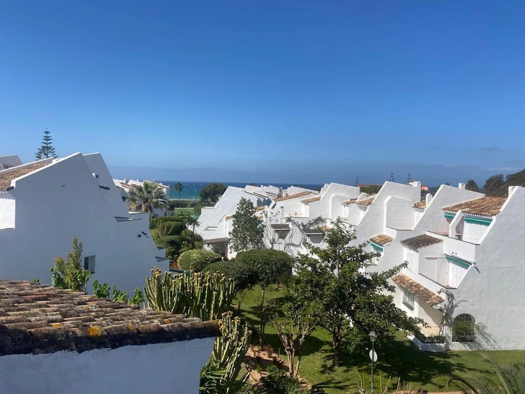 2-5bd7b9d04b45e33852eaf0ec6670150d