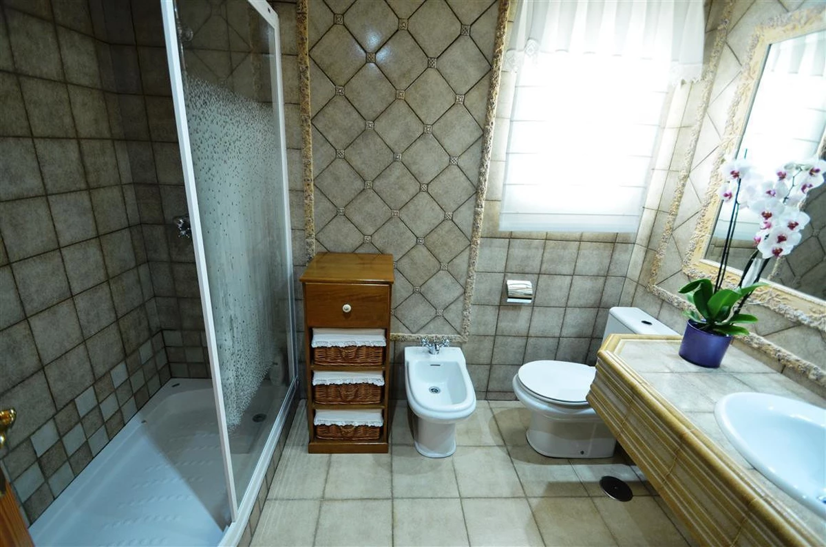 9-467d0cee5b725f3ef65f102a0c2e69c0