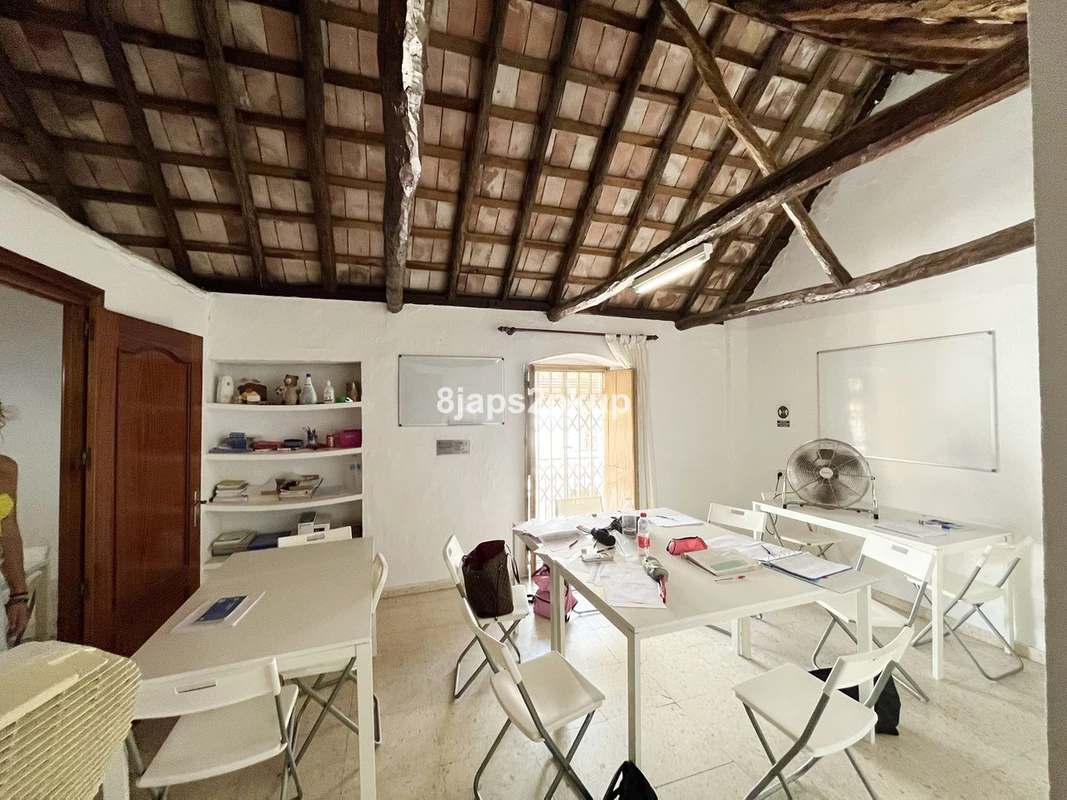 8-e64a9055bba3e77ac8aca3b893cdf826