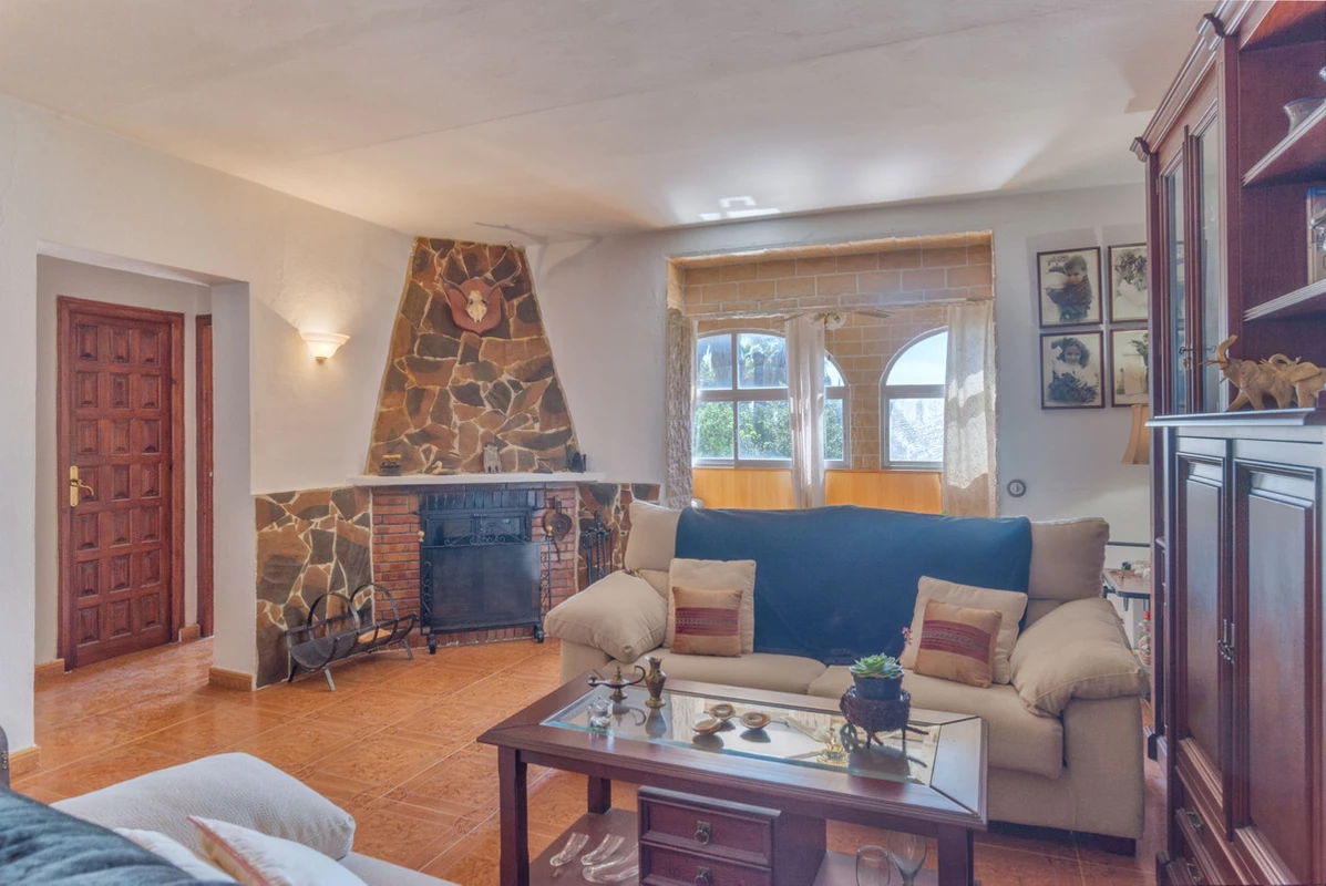 8-e64a9055bba3e77ac8aca3b893cdf826