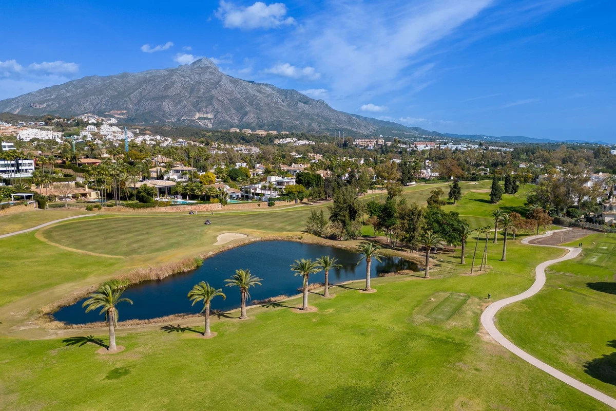 2-5bd7b9d04b45e33852eaf0ec6670150d