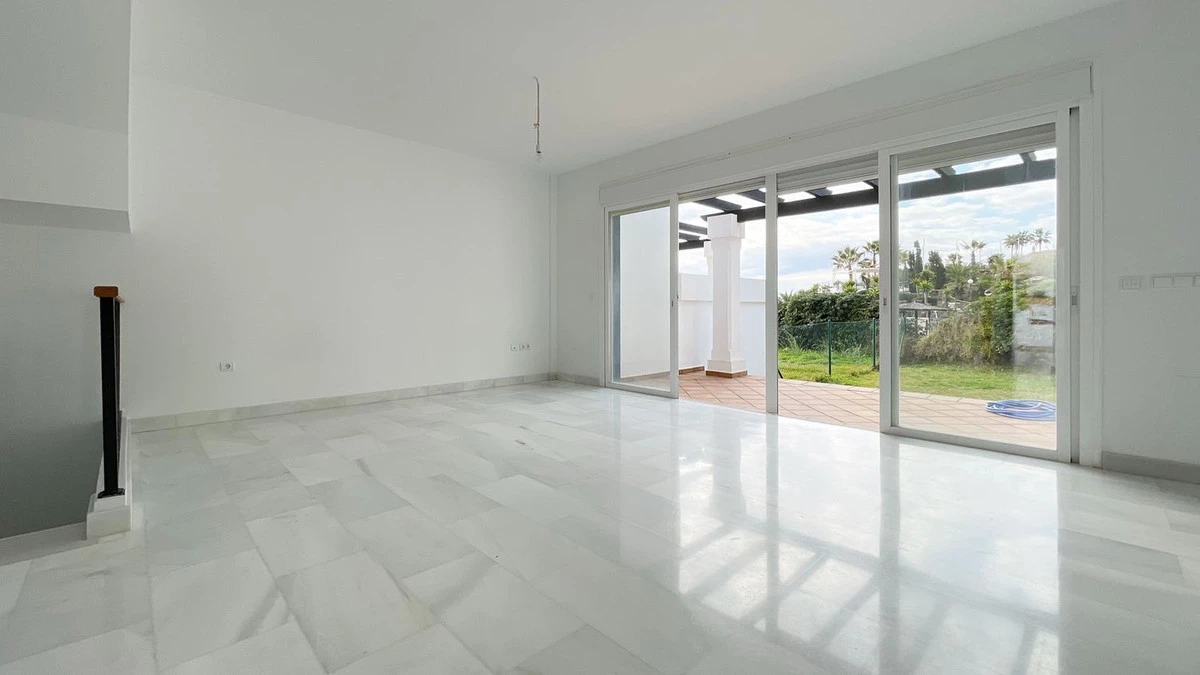 2-5bd7b9d04b45e33852eaf0ec6670150d