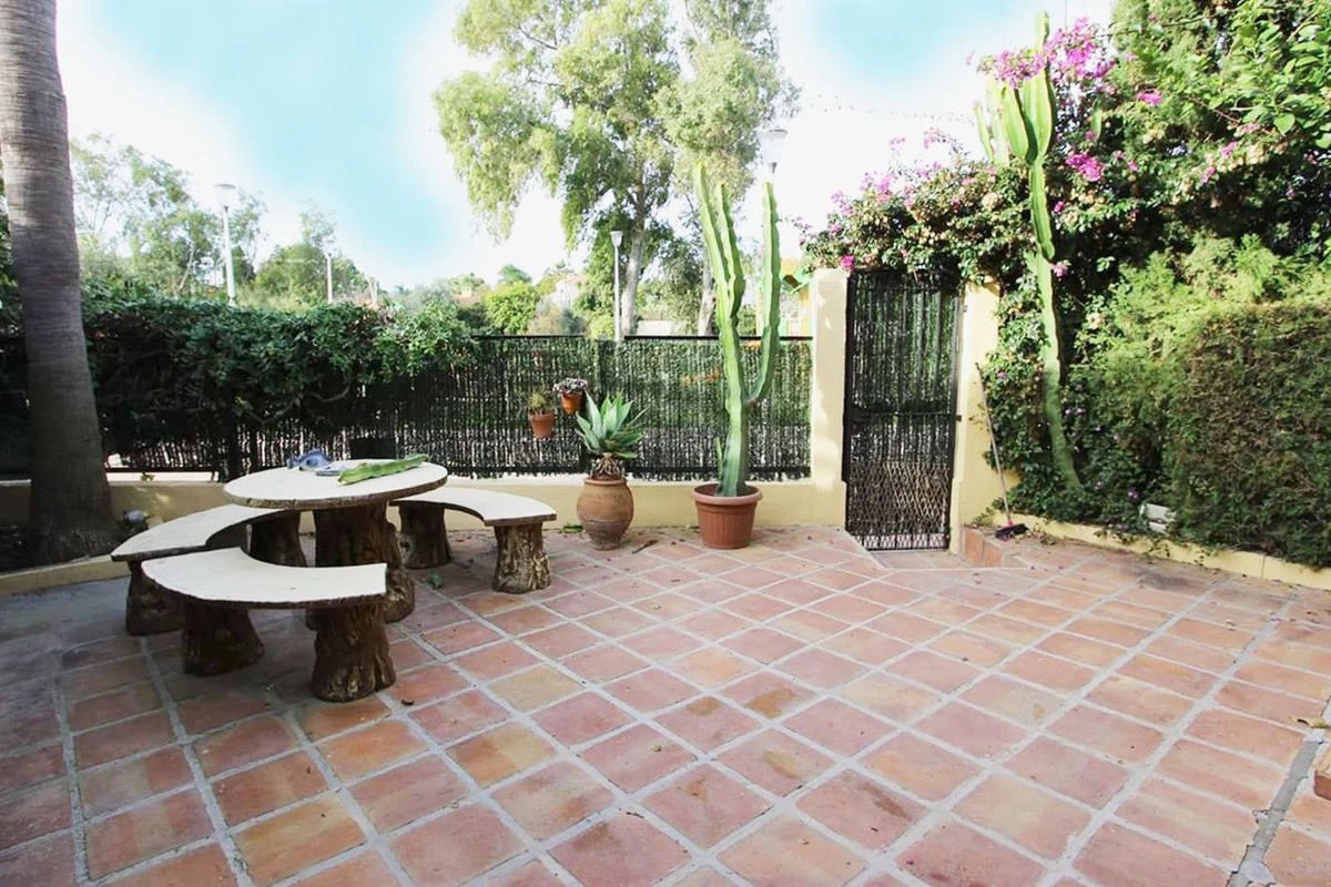 8-e64a9055bba3e77ac8aca3b893cdf826