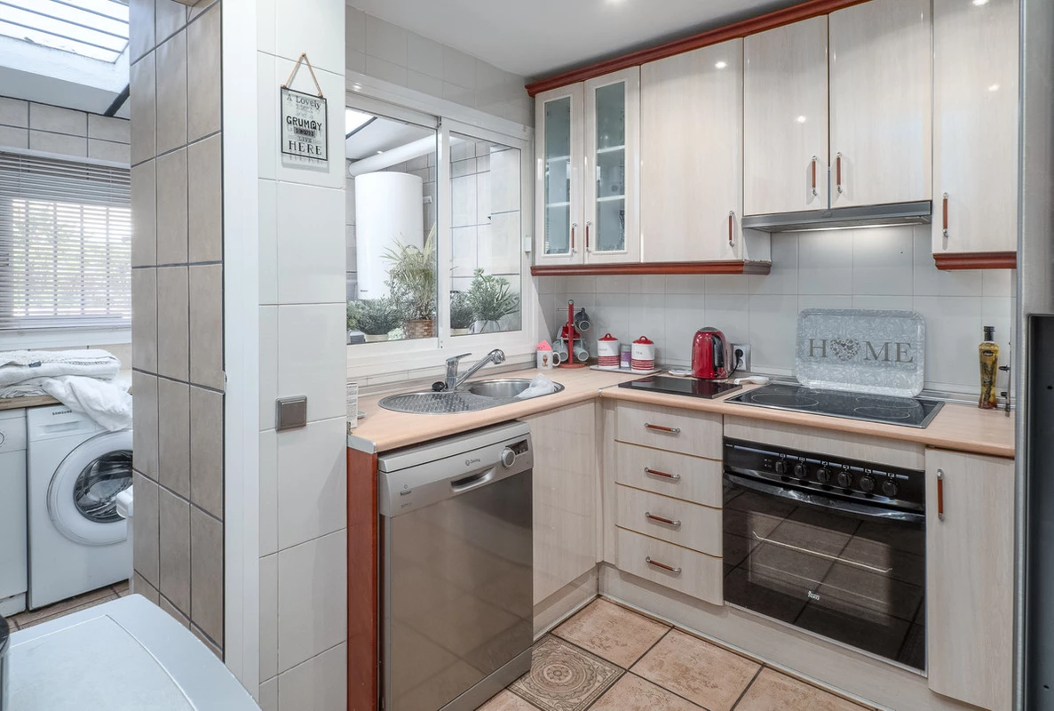 9-467d0cee5b725f3ef65f102a0c2e69c0