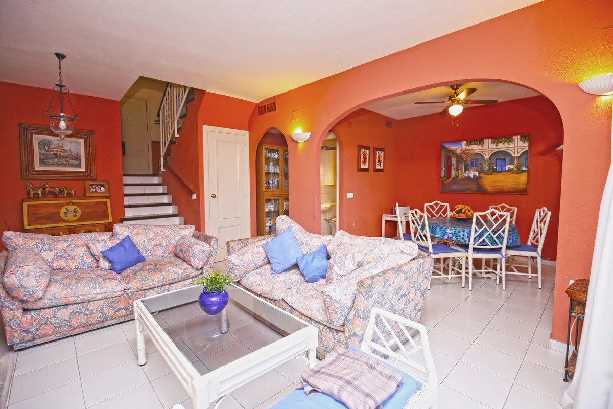 2-5bd7b9d04b45e33852eaf0ec6670150d