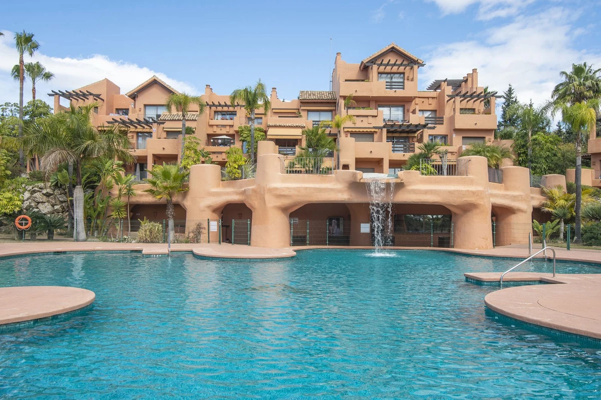 2-5bd7b9d04b45e33852eaf0ec6670150d