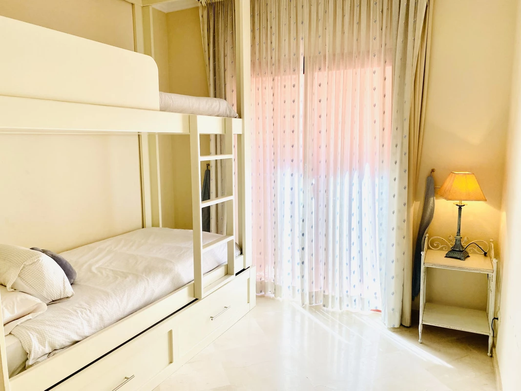 8-e64a9055bba3e77ac8aca3b893cdf826