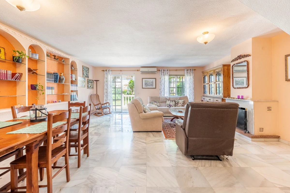 4-c23c0f86247804fa50226aecd8b0b2c8