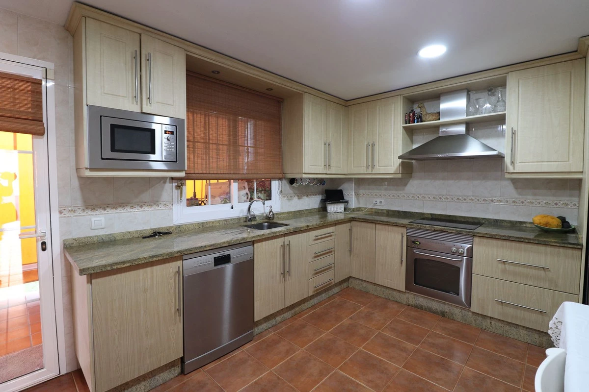 2-5bd7b9d04b45e33852eaf0ec6670150d