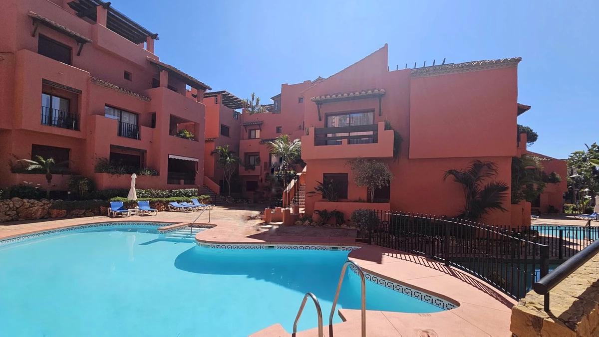 2-5bd7b9d04b45e33852eaf0ec6670150d