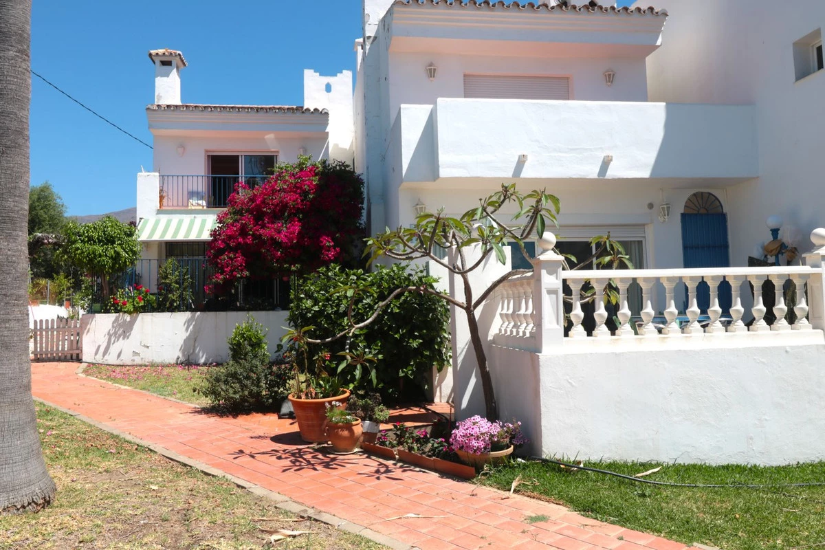 3-e898b2bb2a2fdfd06d2c39894dce8316