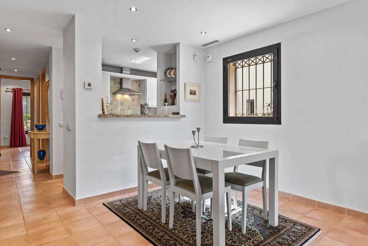 8-e64a9055bba3e77ac8aca3b893cdf826