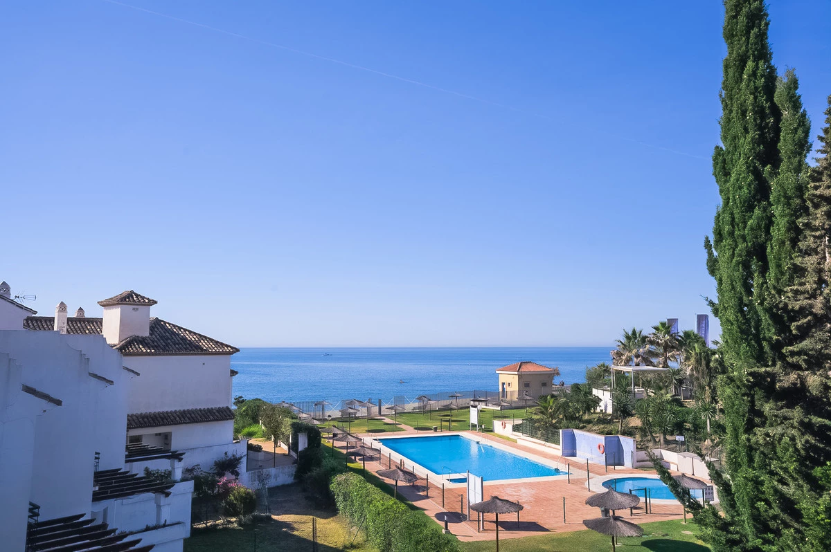 1-7980e48d732b6fc85c14b43b94d2aa54