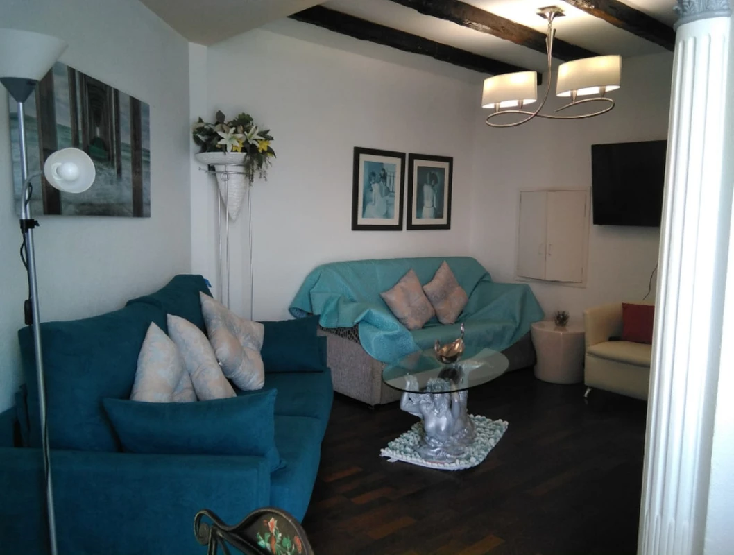 2-5bd7b9d04b45e33852eaf0ec6670150d