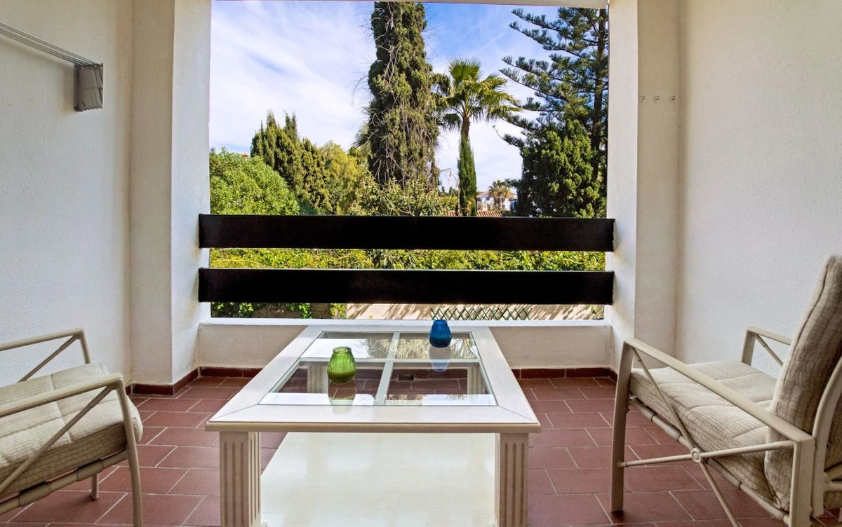 2-5bd7b9d04b45e33852eaf0ec6670150d