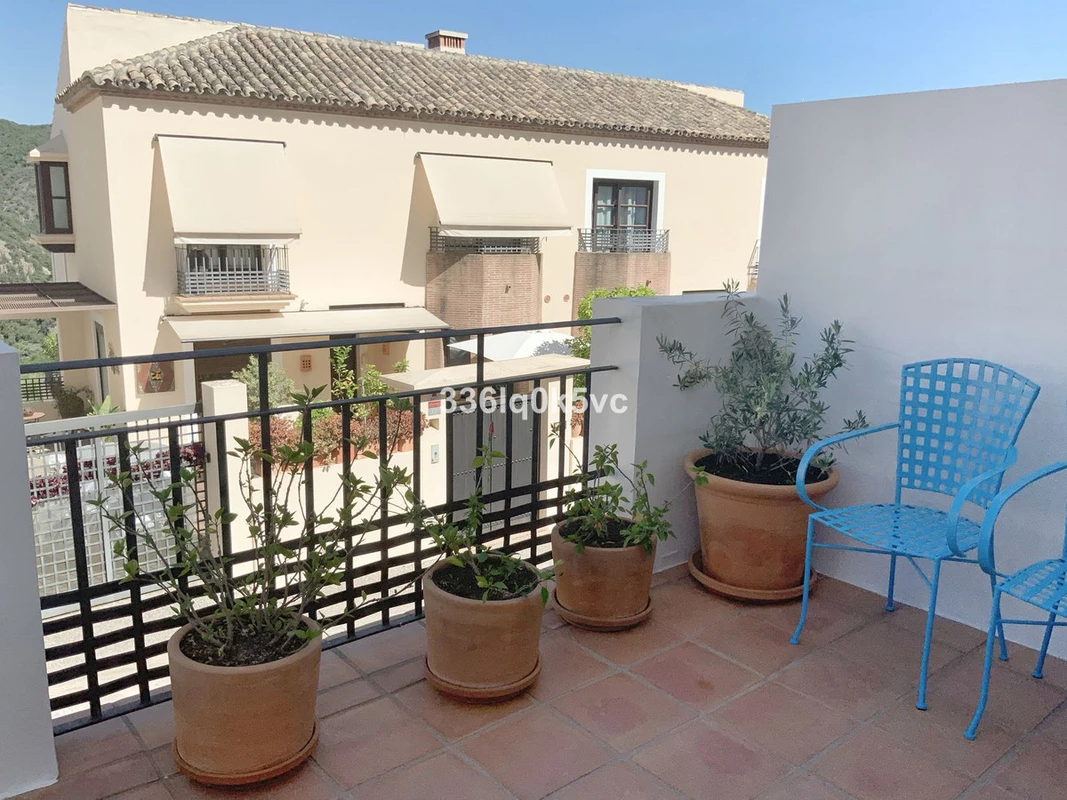 2-5bd7b9d04b45e33852eaf0ec6670150d