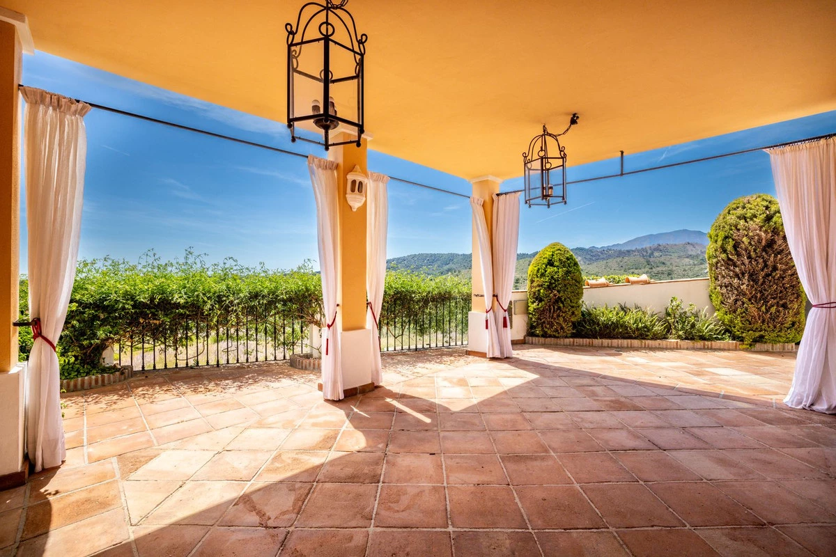 2-5bd7b9d04b45e33852eaf0ec6670150d