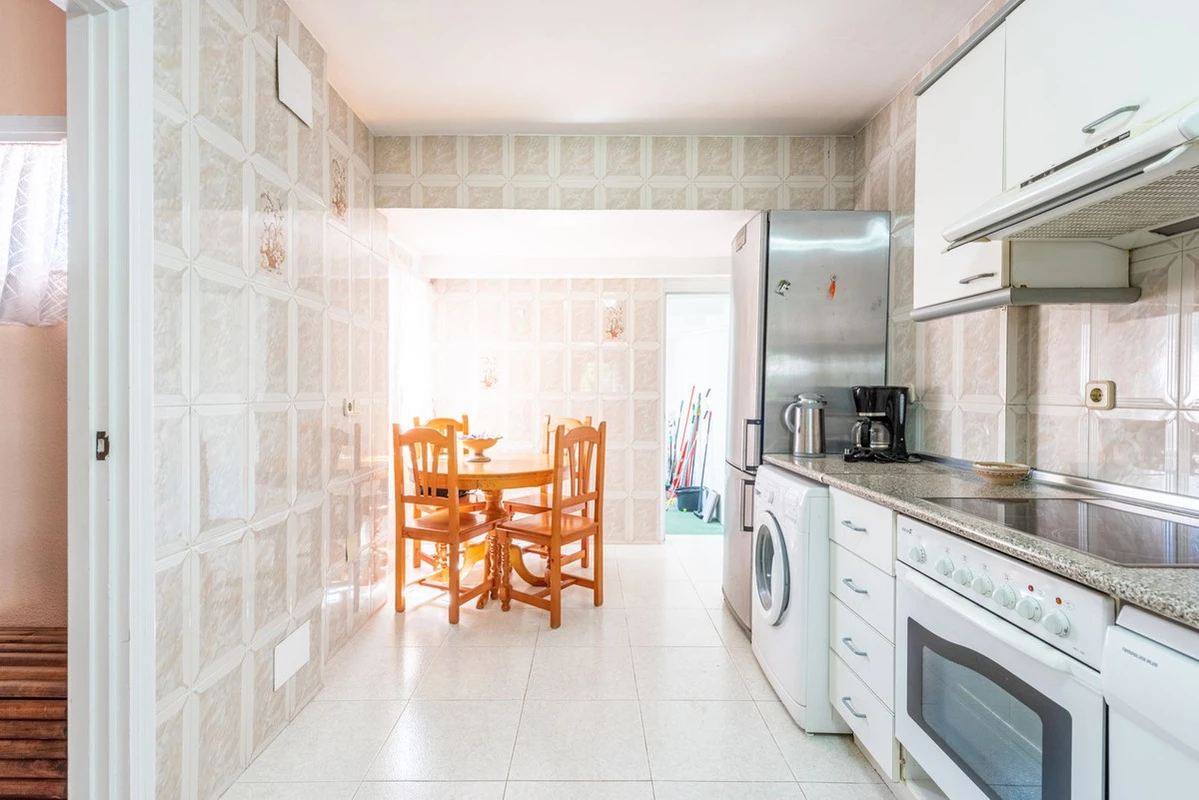 8-e64a9055bba3e77ac8aca3b893cdf826