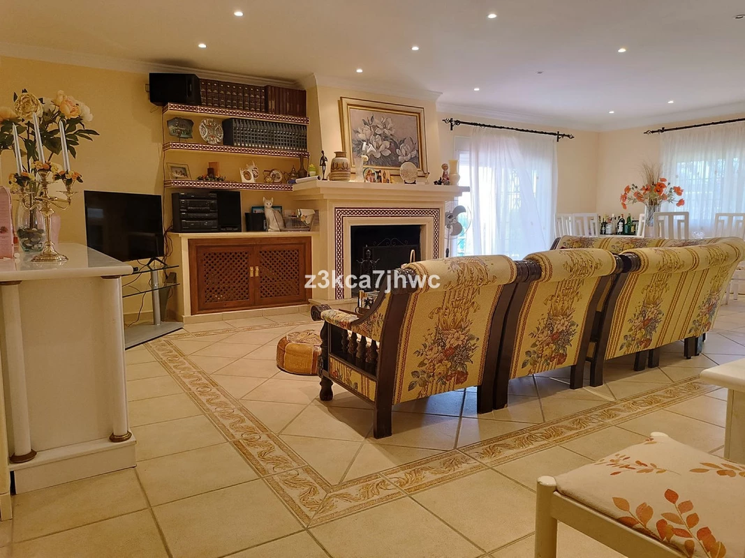 7-aa4cc561180b369757c0bb4af9886cd3