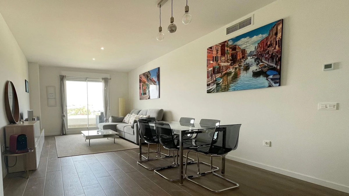 2-5bd7b9d04b45e33852eaf0ec6670150d