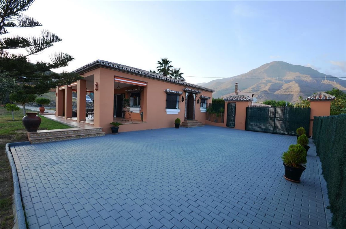 1-7980e48d732b6fc85c14b43b94d2aa54