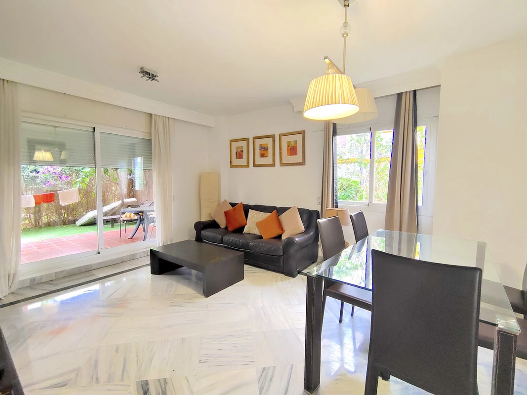 2-5bd7b9d04b45e33852eaf0ec6670150d