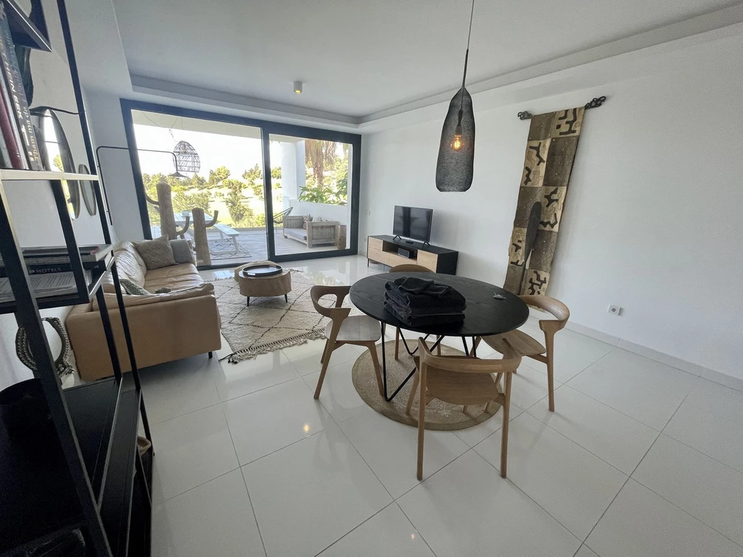 2-5bd7b9d04b45e33852eaf0ec6670150d