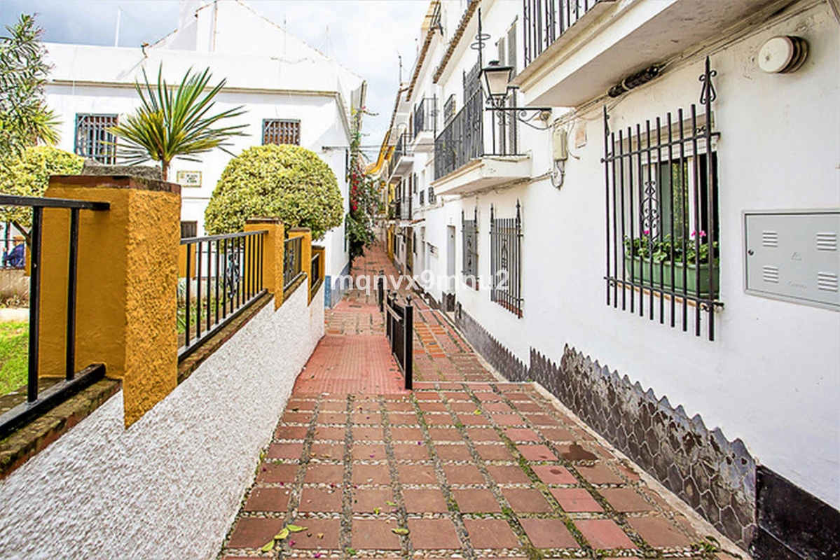 2-5bd7b9d04b45e33852eaf0ec6670150d