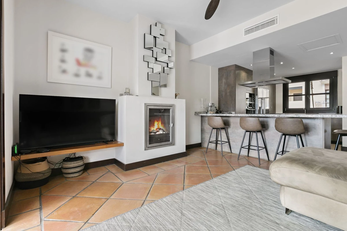 7-aa4cc561180b369757c0bb4af9886cd3