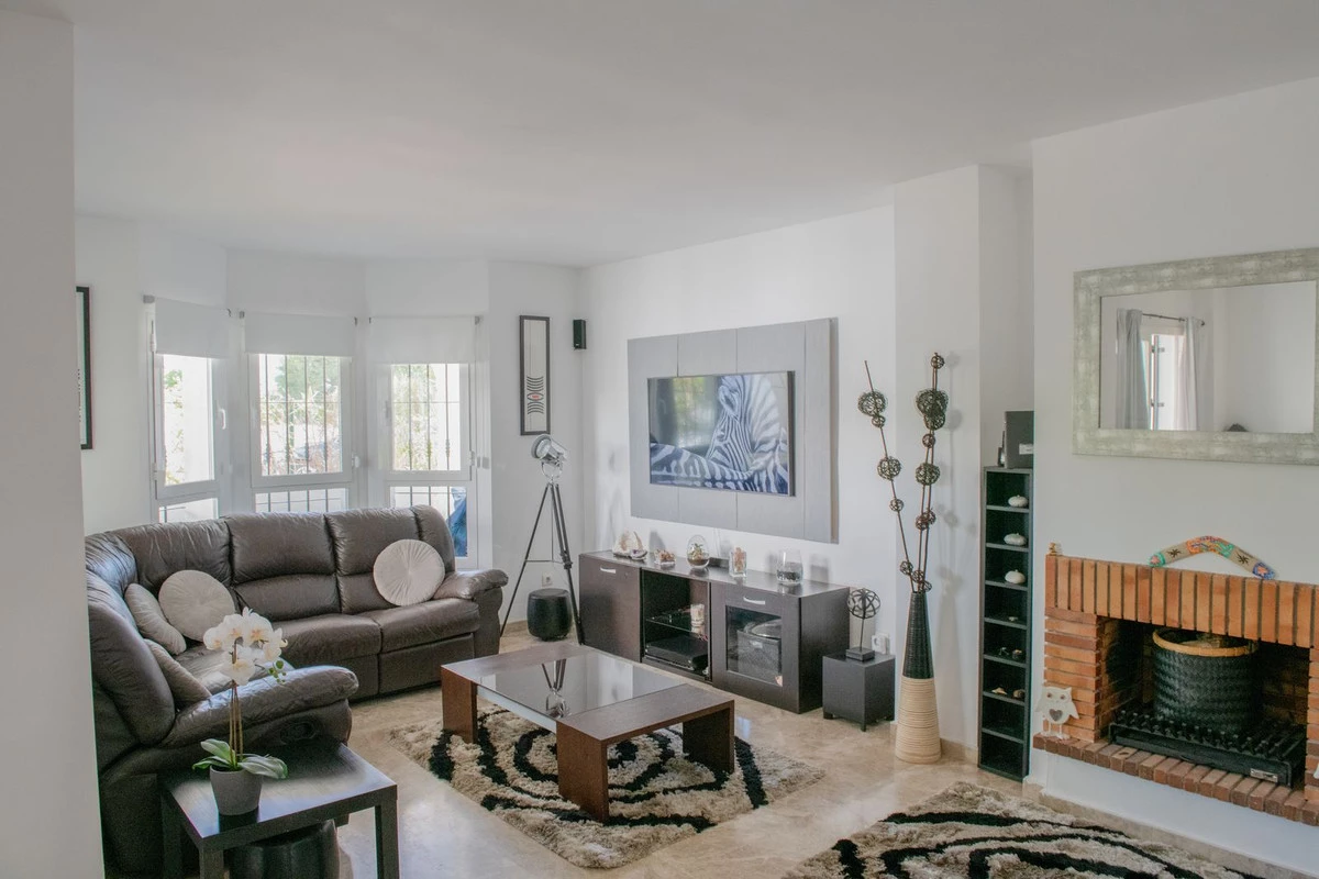 2-5bd7b9d04b45e33852eaf0ec6670150d