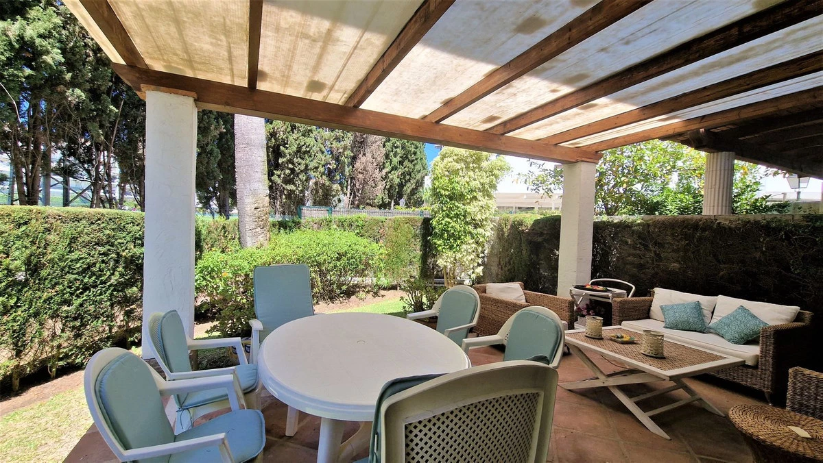 2-5bd7b9d04b45e33852eaf0ec6670150d