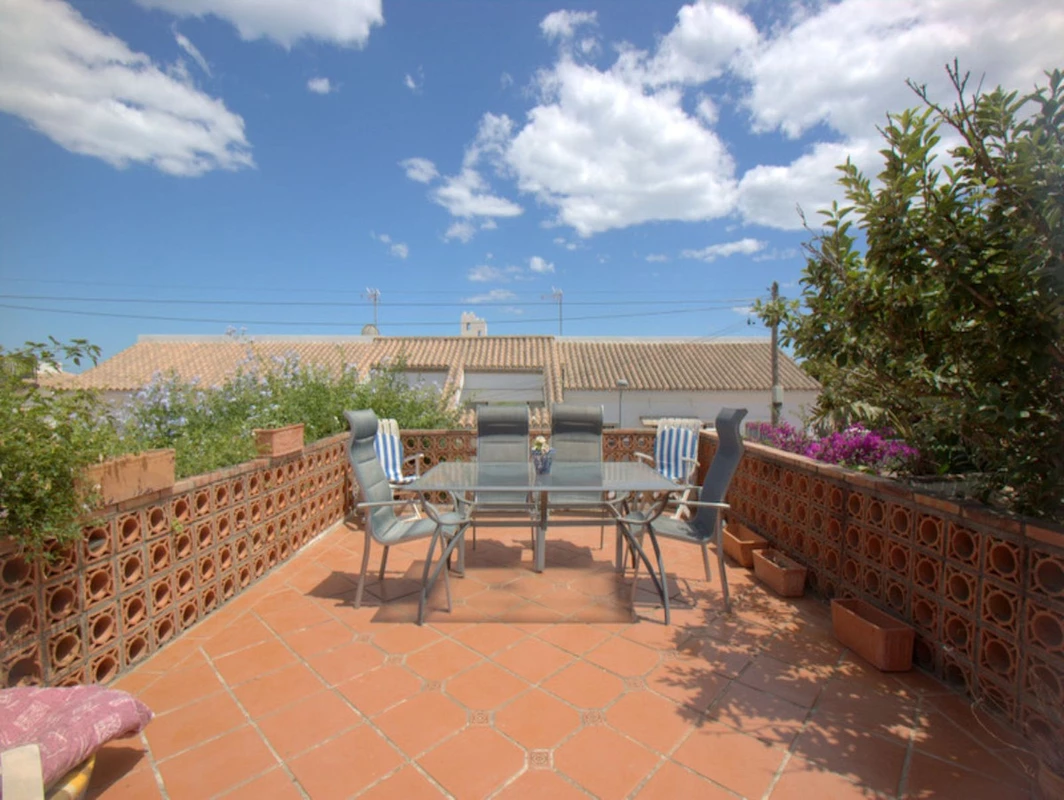 2-5bd7b9d04b45e33852eaf0ec6670150d