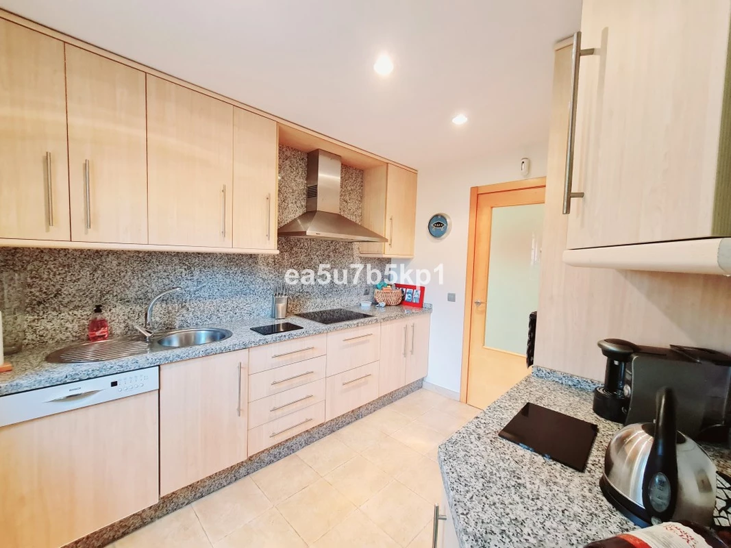 8-e64a9055bba3e77ac8aca3b893cdf826