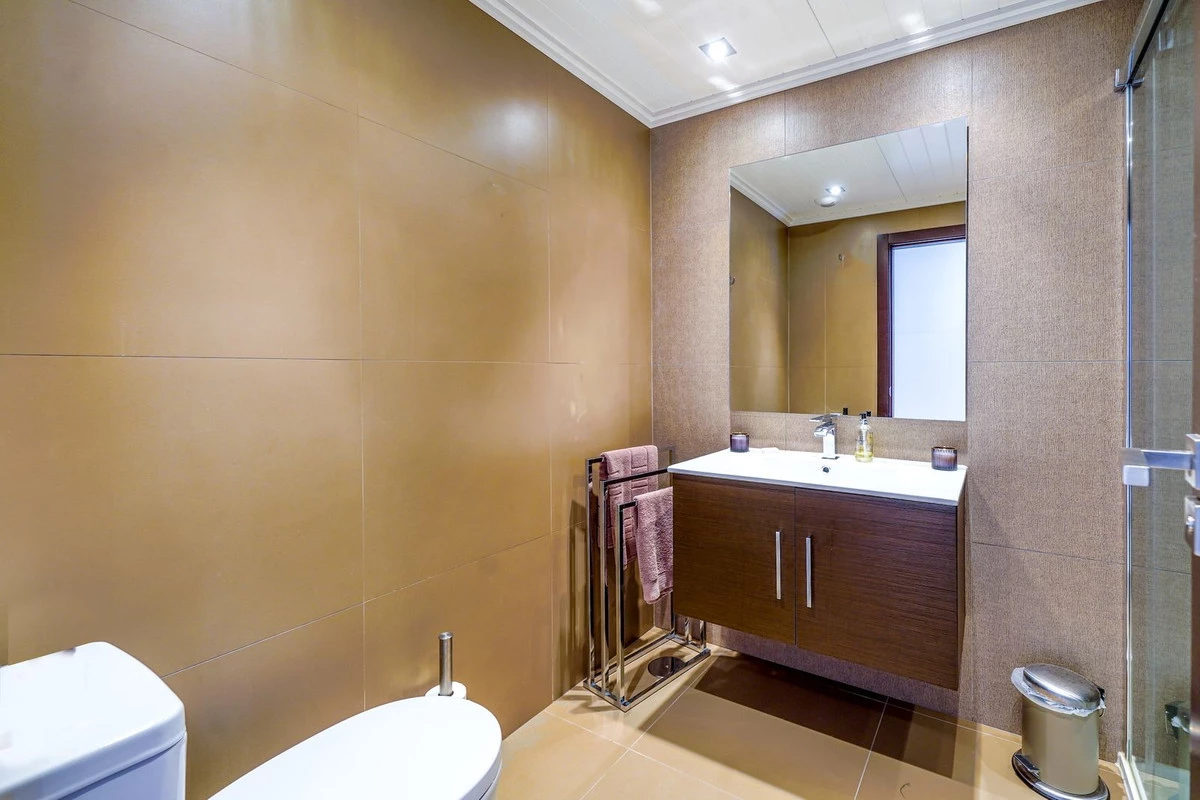 8-e64a9055bba3e77ac8aca3b893cdf826