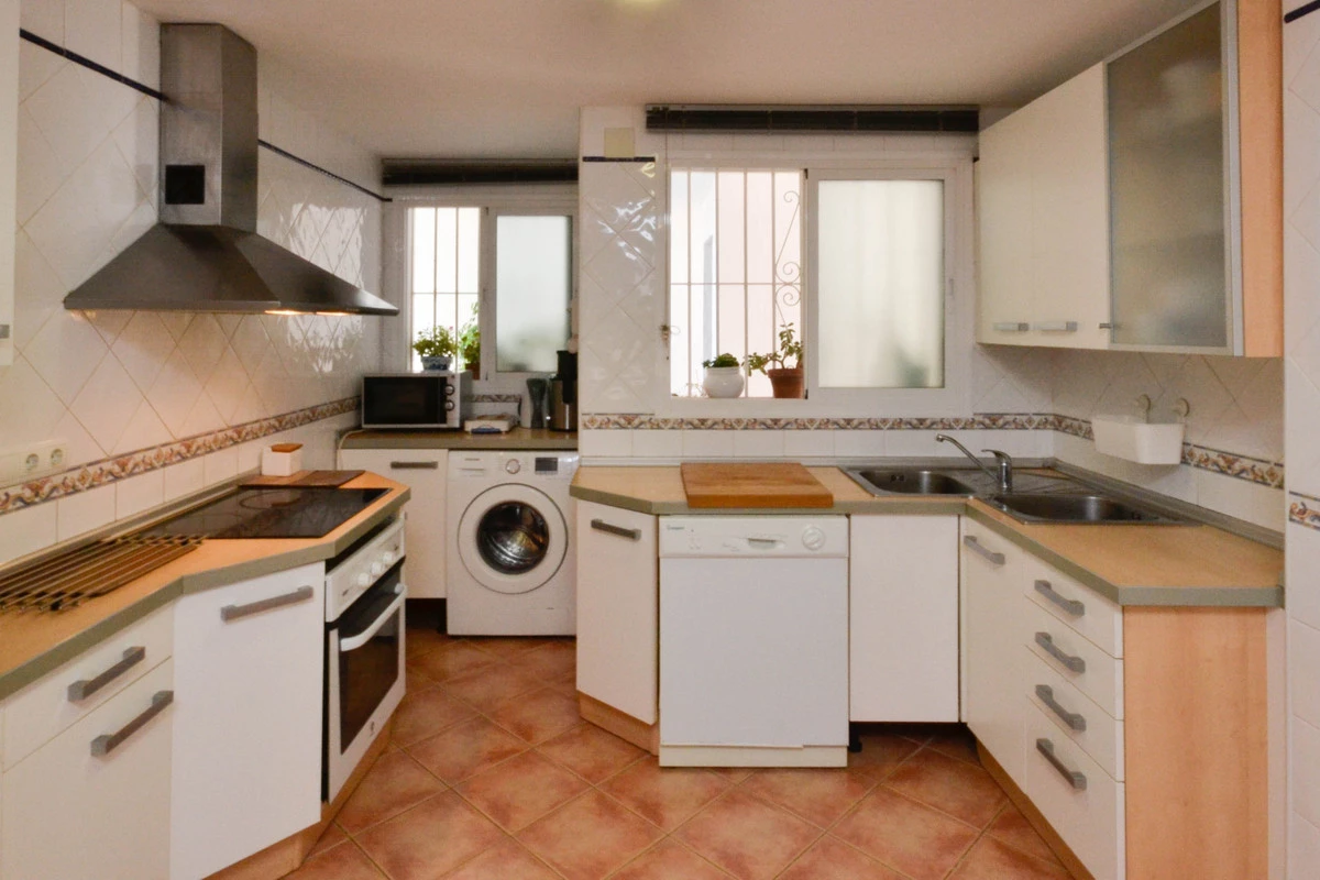 8-e64a9055bba3e77ac8aca3b893cdf826