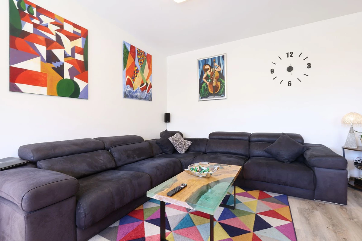 7-aa4cc561180b369757c0bb4af9886cd3