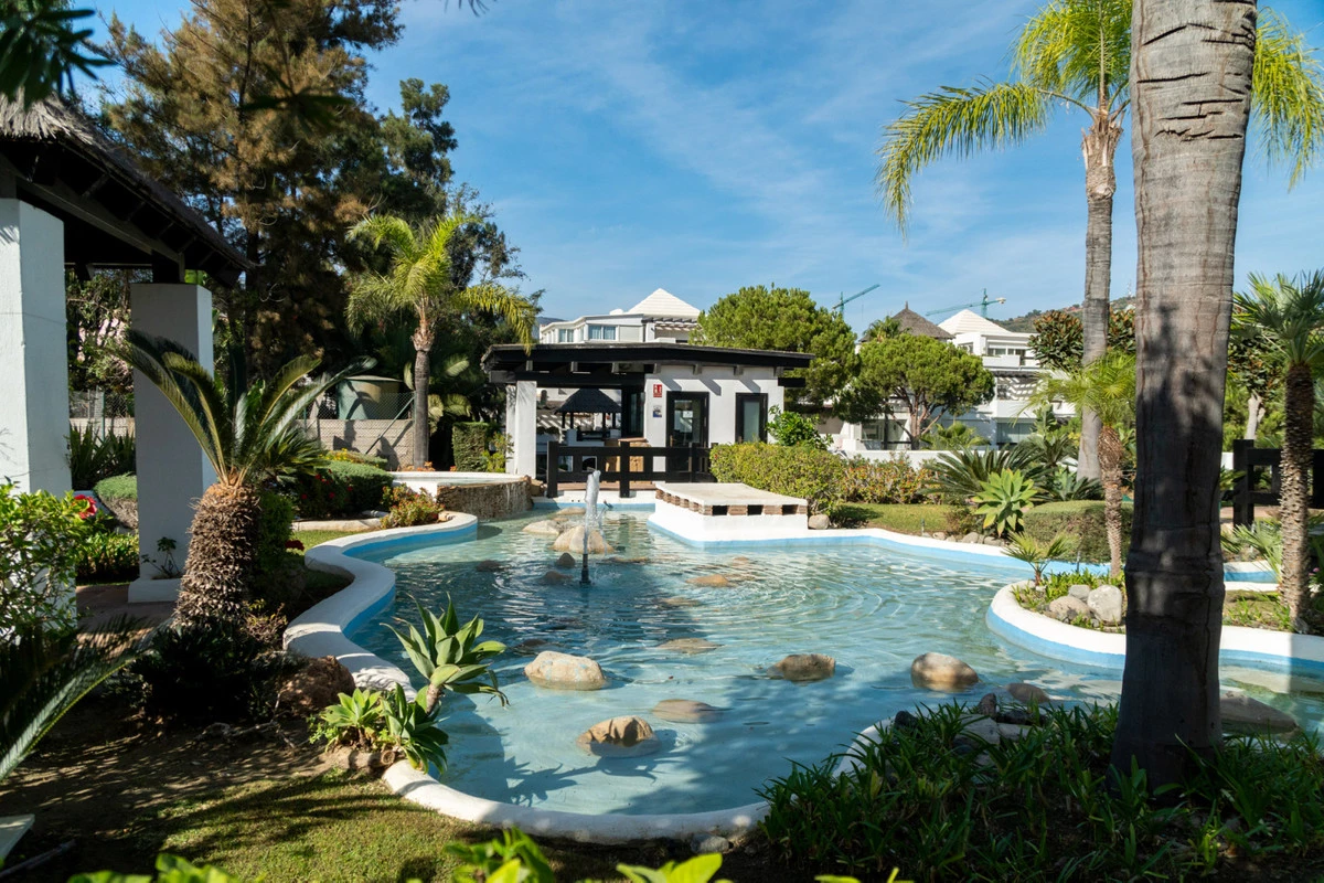 1-7980e48d732b6fc85c14b43b94d2aa54