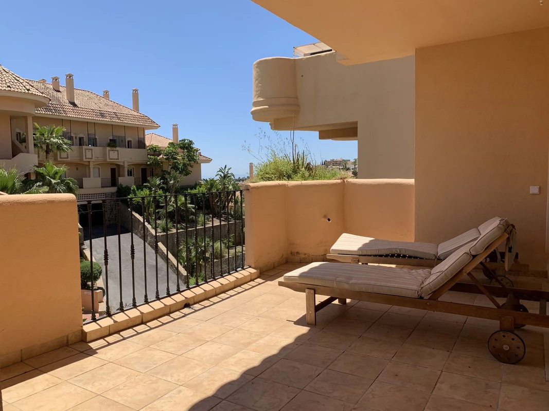 2-5bd7b9d04b45e33852eaf0ec6670150d