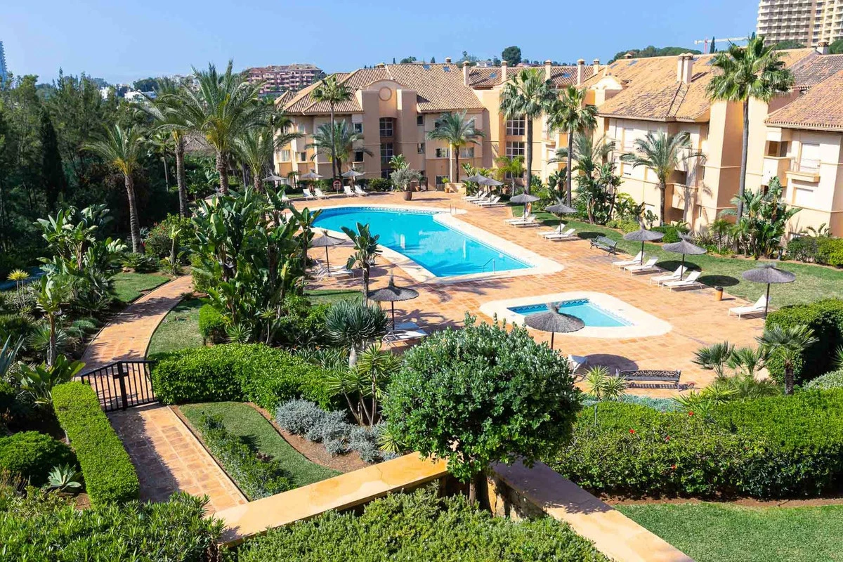 2-5bd7b9d04b45e33852eaf0ec6670150d