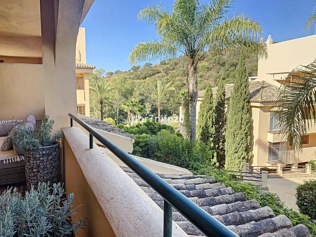 2-5bd7b9d04b45e33852eaf0ec6670150d