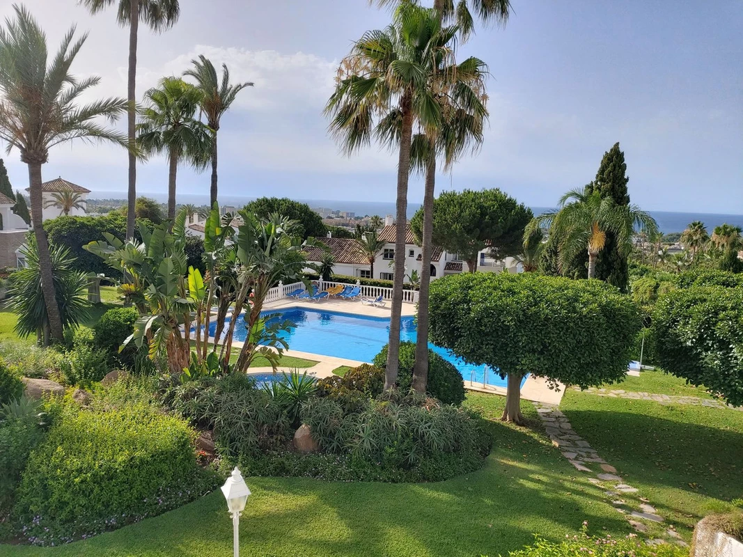 1-7980e48d732b6fc85c14b43b94d2aa54