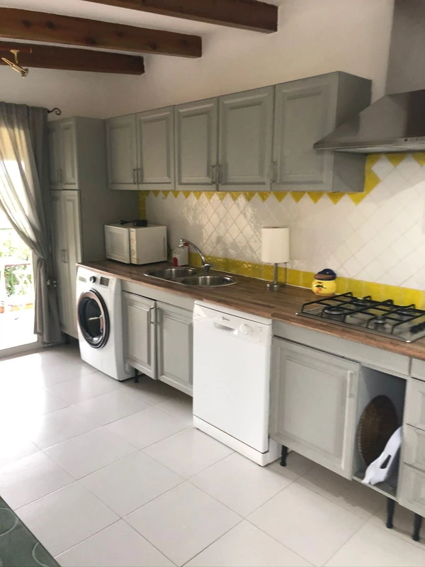 8-e64a9055bba3e77ac8aca3b893cdf826