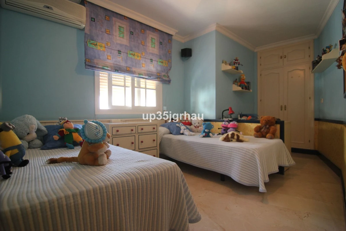 4-c23c0f86247804fa50226aecd8b0b2c8