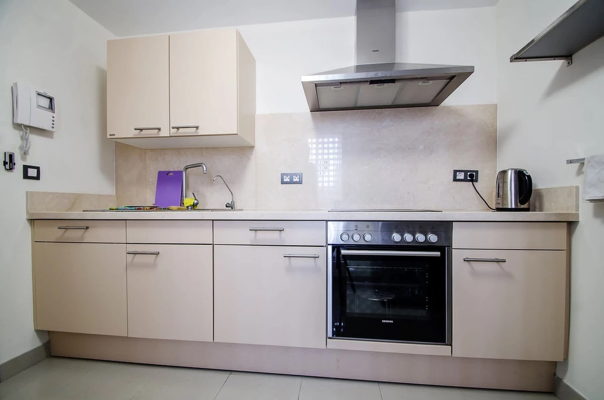 8-e64a9055bba3e77ac8aca3b893cdf826