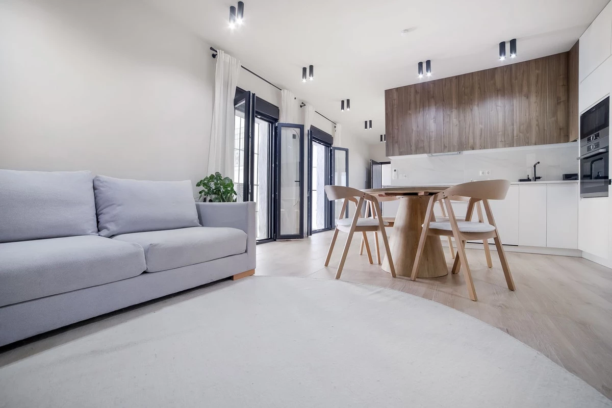 2-5bd7b9d04b45e33852eaf0ec6670150d