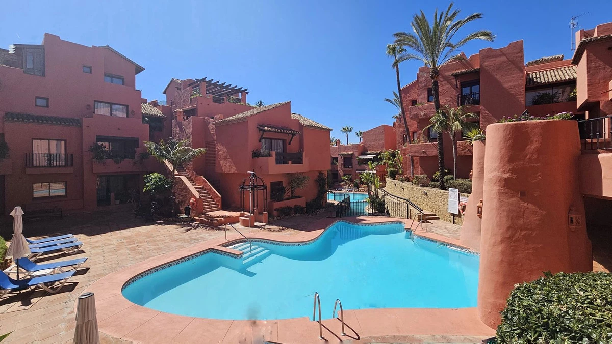 1-7980e48d732b6fc85c14b43b94d2aa54