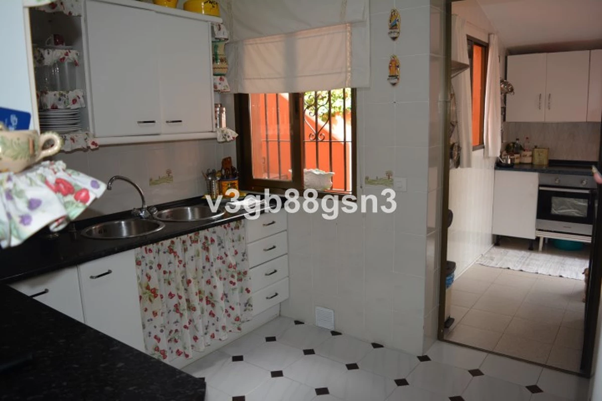 9-467d0cee5b725f3ef65f102a0c2e69c0