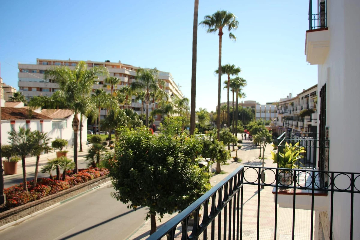 1-7980e48d732b6fc85c14b43b94d2aa54